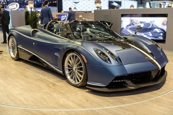 Pagani Huayra Codalunga
