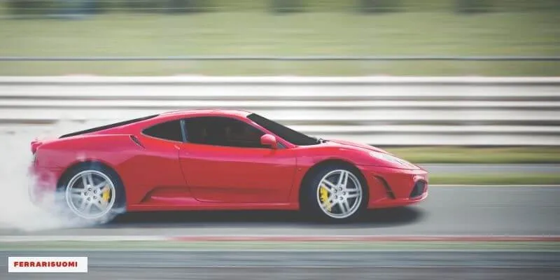 Ferrari SF90 Stradale analyysissä – hybridi, joka murskasi fysiikan lait